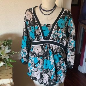 Turquoise and black tunic with 3/4 sleeves